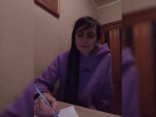 Hellenalonenochka webcam