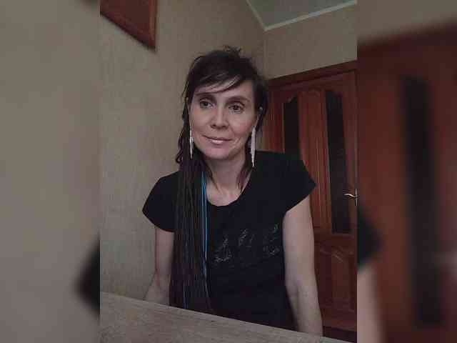 Hellenalonenochka webcam