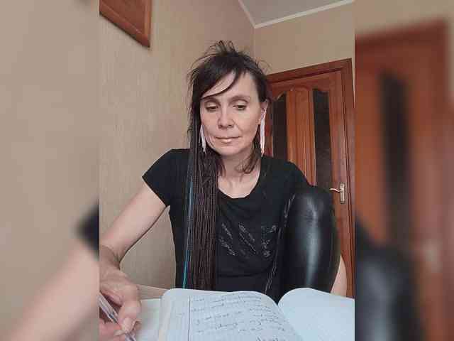 Hellenalonenochka webcam