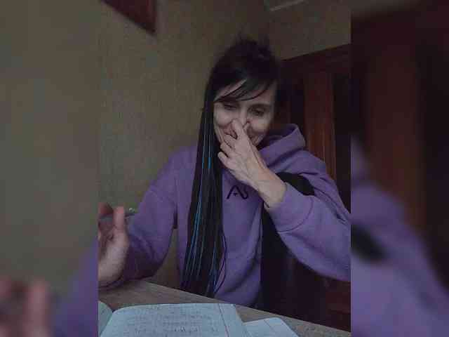 Hellenalonenochka webcam