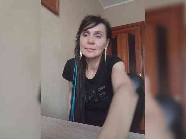 Hellenalonenochka webcam