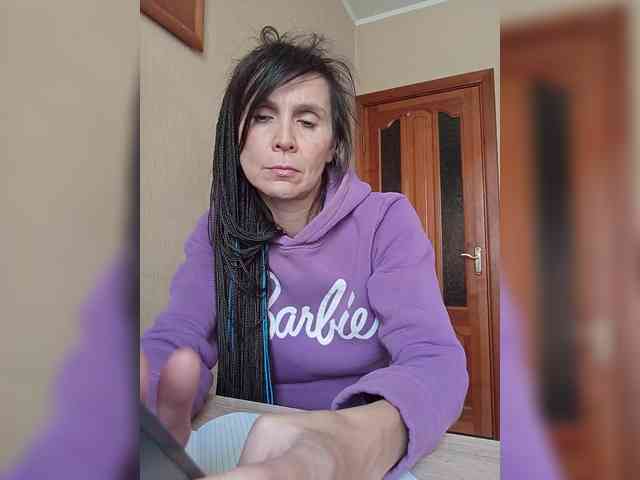 Hellenalonenochka webcam