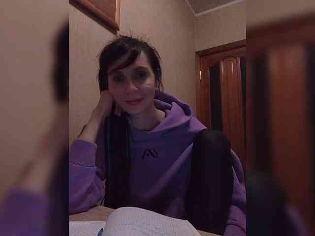 Hellenalonenochka webcam