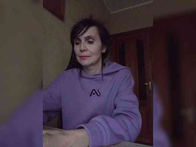 Hellenalonenochka webcam