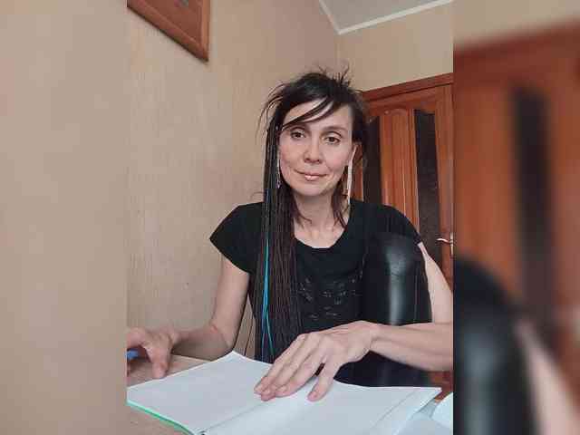 Hellenalonenochka webcam