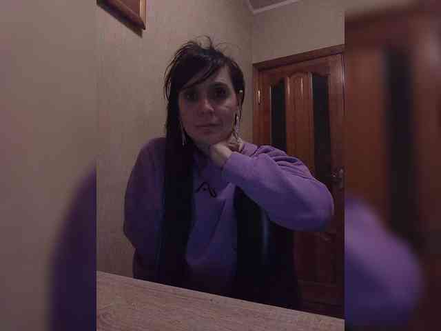 Hellenalonenochka webcam