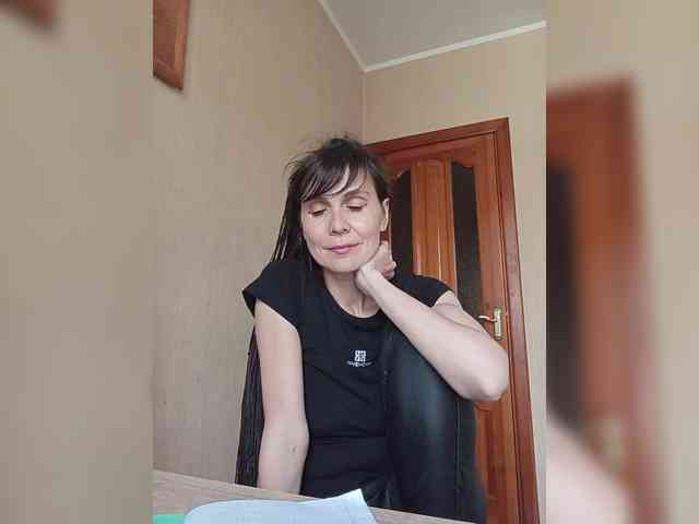 Hellenalonenochka webcam