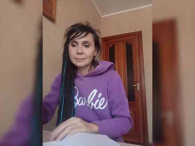 Hellenalonenochka webcam