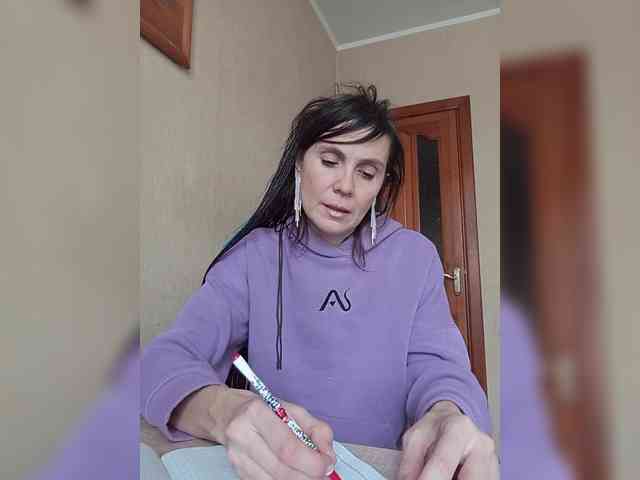 Hellenalonenochka webcam