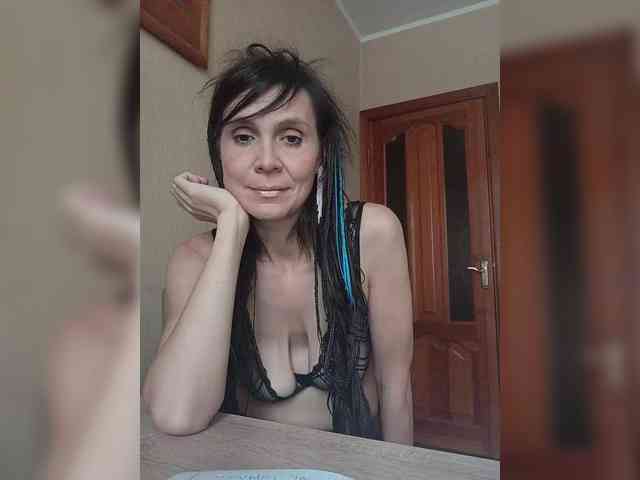 Hellenalonenochka webcam