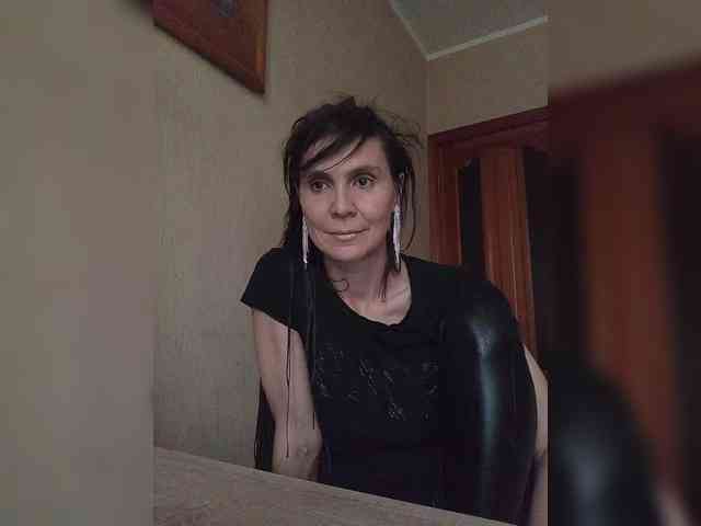 Hellenalonenochka webcam