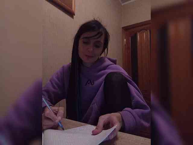 Hellenalonenochka webcam