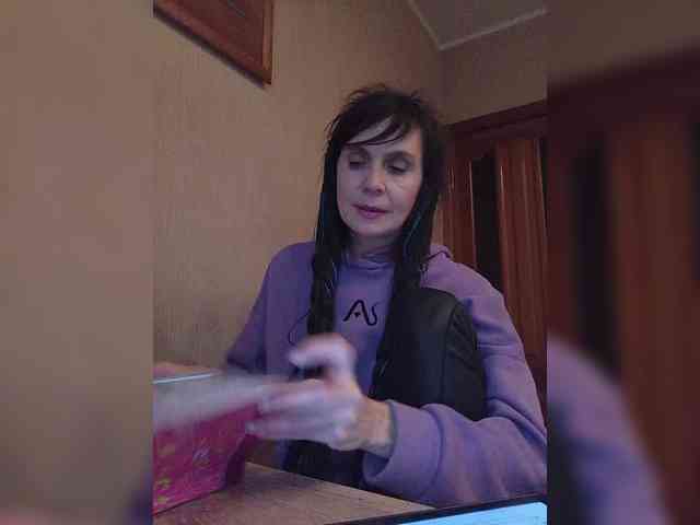 Hellenalonenochka webcam