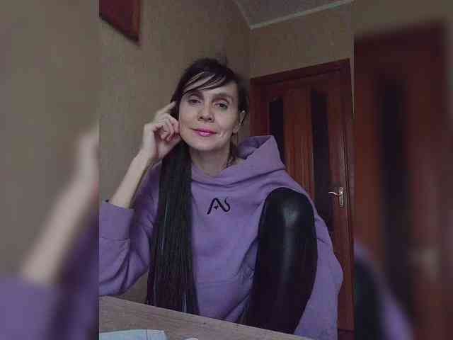 Hellenalonenochka webcam