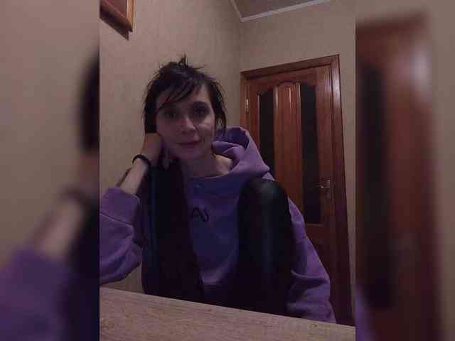 Hellenalonenochka webcam