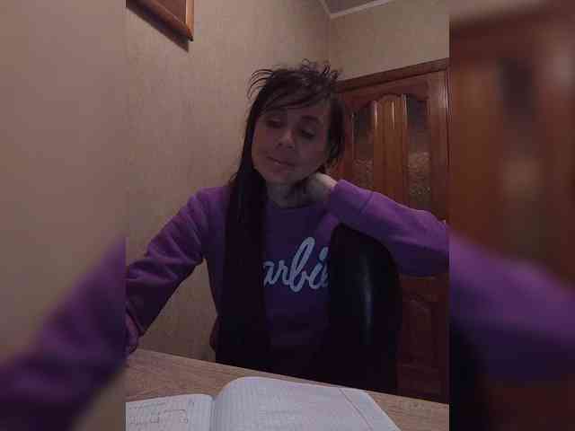 Hellenalonenochka webcam