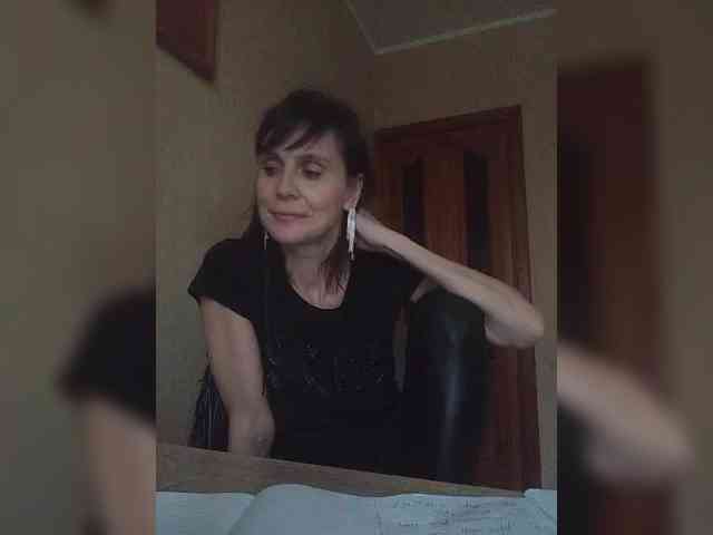 Hellenalonenochka webcam