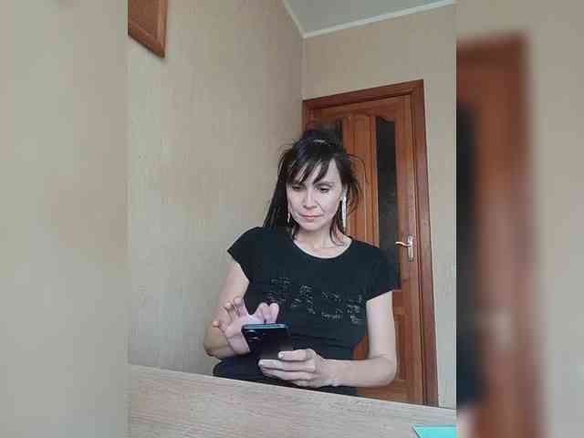 Hellenalonenochka webcam