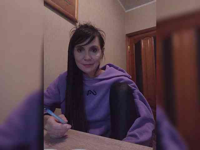 Hellenalonenochka webcam