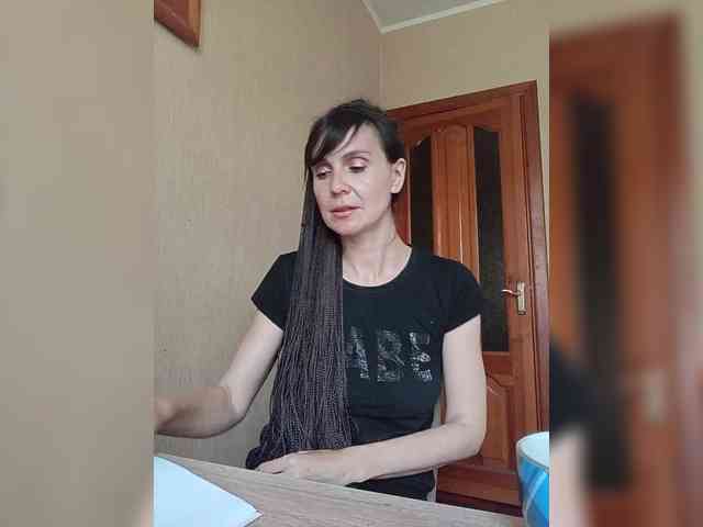 Hellenalonenochka webcam