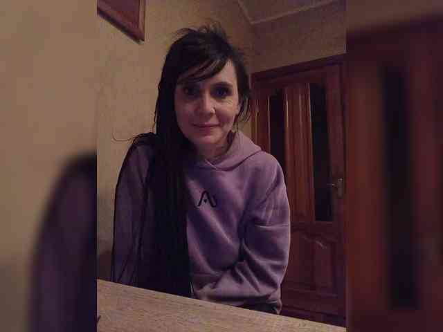 Hellenalonenochka webcam