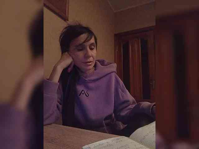 Hellenalonenochka webcam