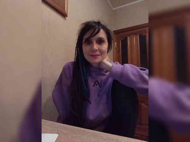 Hellenalonenochka webcam