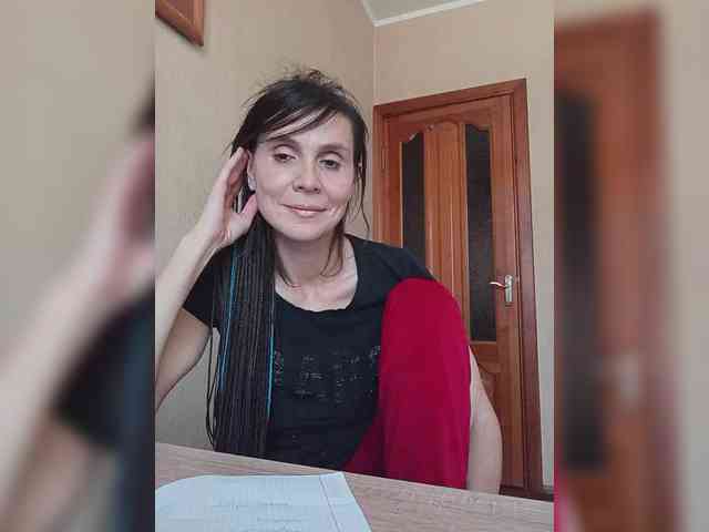 Hellenalonenochka webcam