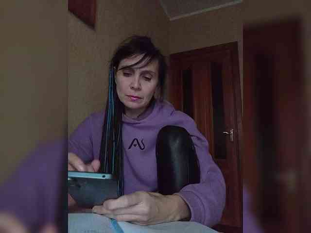 Hellenalonenochka webcam