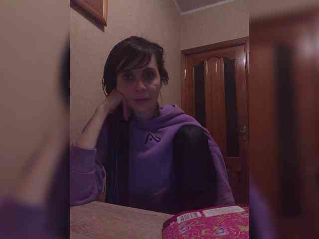 Hellenalonenochka webcam