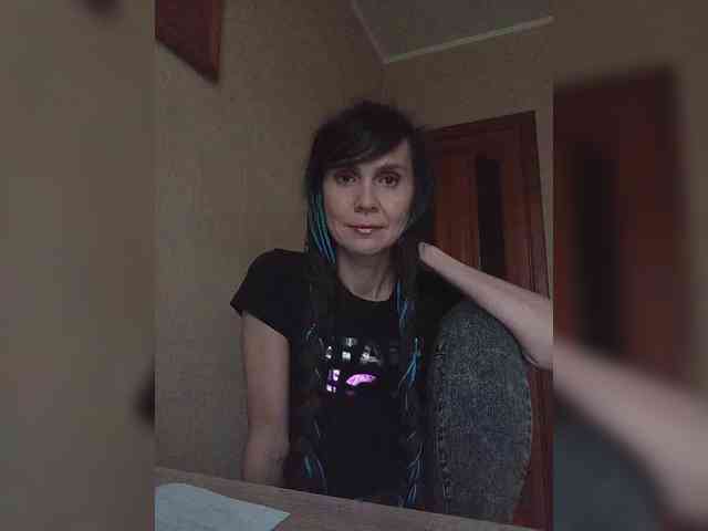 Hellenalonenochka webcam