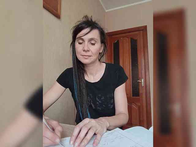 Hellenalonenochka webcam