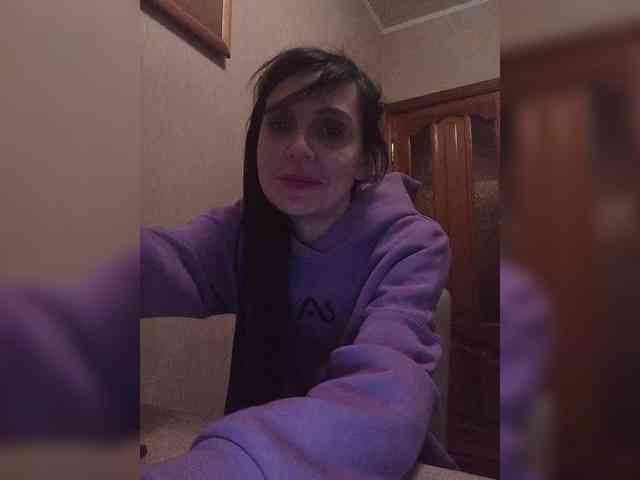 Hellenalonenochka webcam