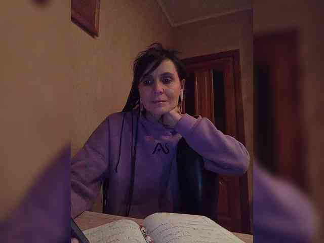 Hellenalonenochka webcam