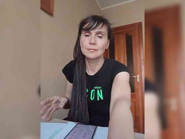 Hellenalonenochka webcam
