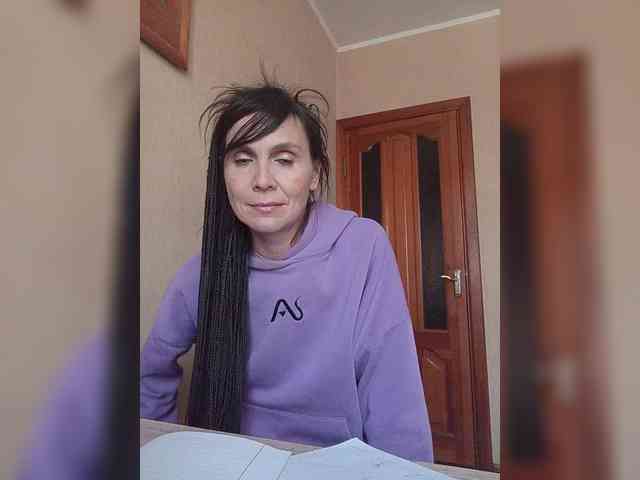 Hellenalonenochka webcam