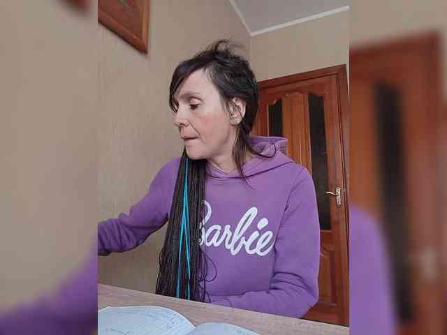 Hellenalonenochka webcam