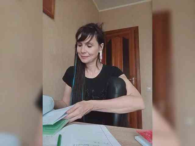 Hellenalonenochka webcam