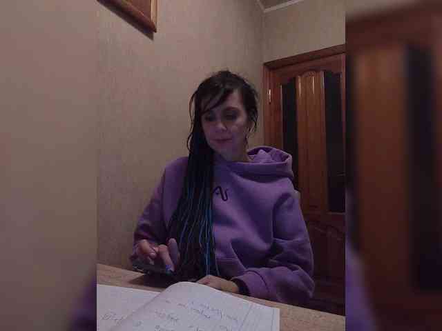 Hellenalonenochka webcam