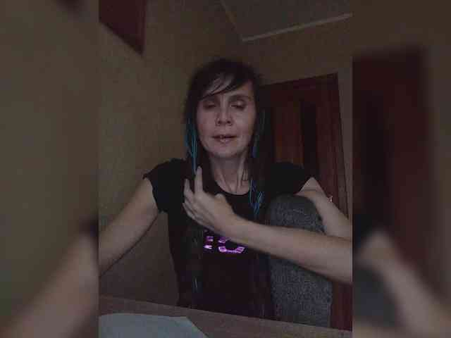 Hellenalonenochka webcam