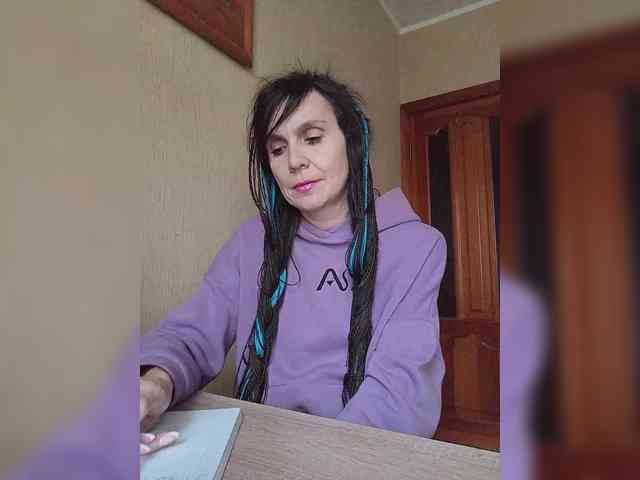 Hellenalonenochka webcam