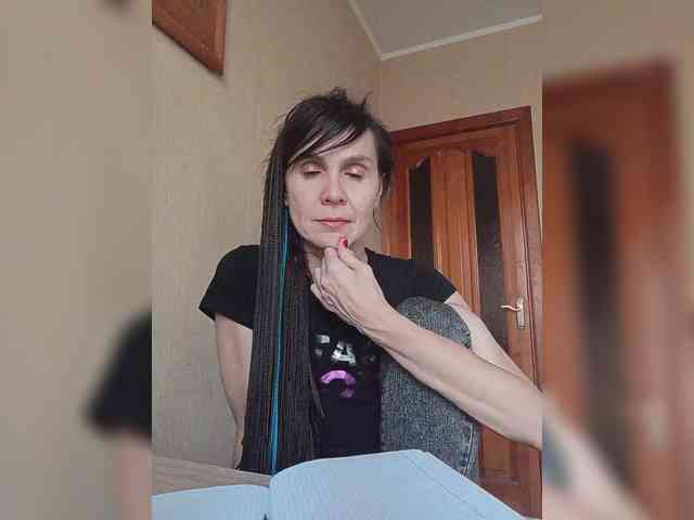 Hellenalonenochka webcam