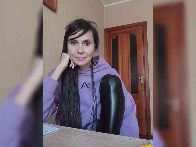 Hellenalonenochka webcam