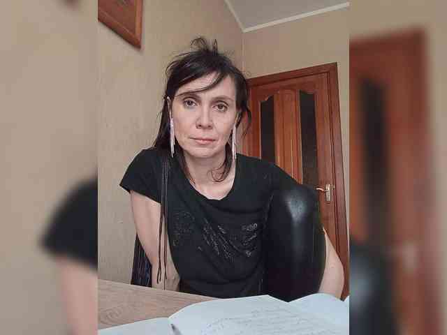 Hellenalonenochka webcam