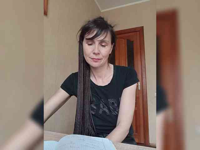 Hellenalonenochka webcam