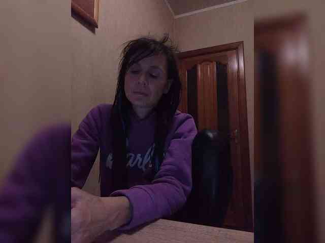 Hellenalonenochka webcam