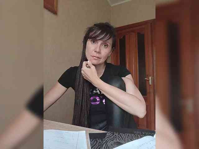 Hellenalonenochka webcam