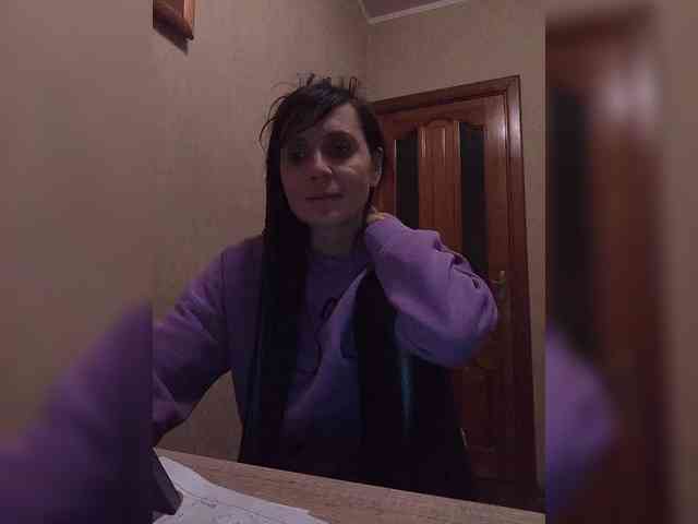 Hellenalonenochka webcam