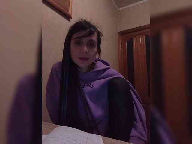 Hellenalonenochka webcam