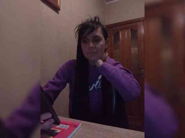 Hellenalonenochka webcam